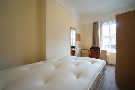 22 Friars Avenue - Photo 5