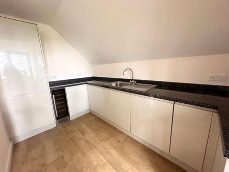 Marvels Lane, Grove Park, London, SE12 - Photo 4