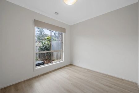 Stylish, Private & Perfectly Positioned - Photo 5