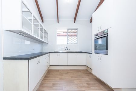 15 Mcaneny Street, Redcliffe QLD 4020 - House For Rent | Domain - Photo 5