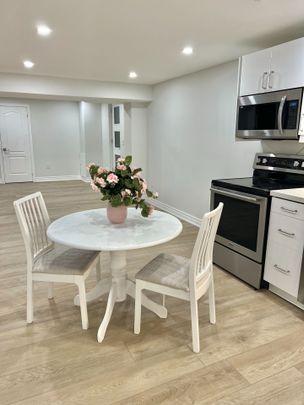 For Lease - 39 Nelson Circle Unit# Basement, Newmarket, Ontario - Photo 1