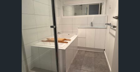 Comfortable family home in convenient location! - Photo 3