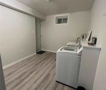 For Lease - 44 Highland Terrace, Bradford West Gwillimbury, Ontario - Photo 2