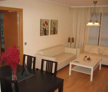 Piso de alquiler en Calle Joaquín Turina, 15, El Tejar - Hacienda B... - Photo 3