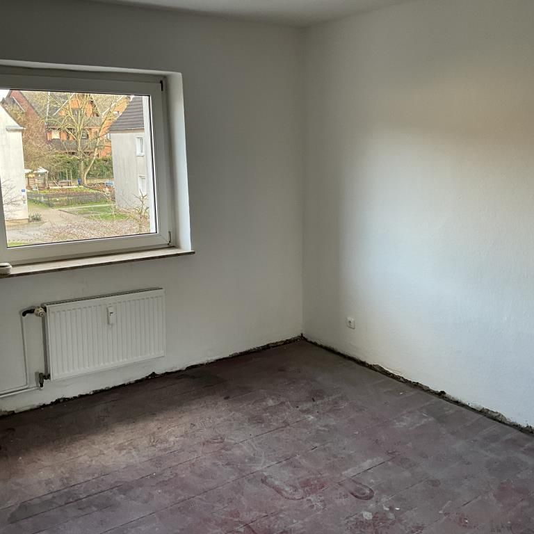 2-Zimmer-Wohnung in Brambauer frei, mit Renovierungsgutschein für Bodenbelag.. - Photo 1