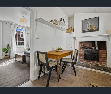 Heritage c.1840 Whaler’s cottage - Photo 5