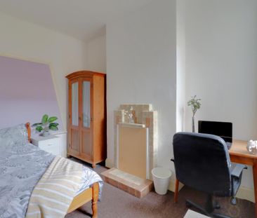 4 bedroom terraced house to rent - Photo 3
