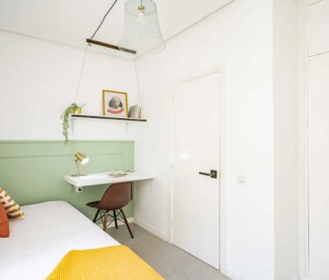 Room in a shared 68-bedroom apartment for rent in Justicia, Madrid. - Photo 3