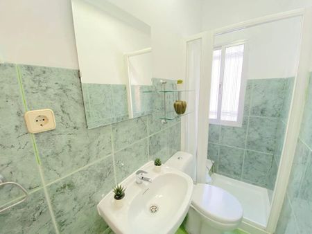 Barriada la Palmilla, Sevilla, Andalusia 41009 - Photo 3