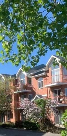 Grand 4 1/2 style condo à louer à Ste-Thérèse - Photo 1