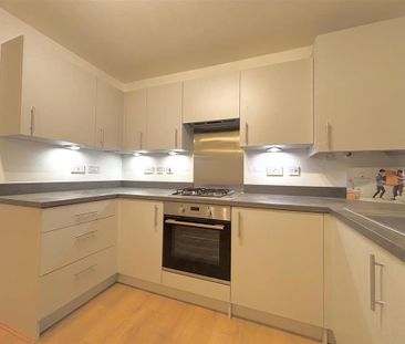 Verde Avenue, Bedford - Photo 2