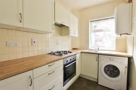 3 bedroom terraced house to rent - Photo 4