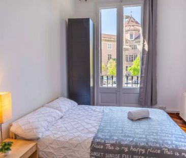 Room in a shared 5-bedroom apartment for rent in la Dreta de l'Eixample - Photo 5