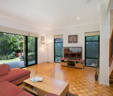 Yeronga - Photo 1