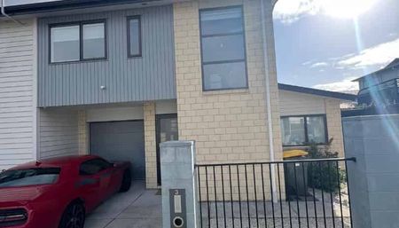 Spacious 3-Bedroom Townhouse in Popular Flat Bush bonus Water and Internet Inclusive! - Photo 5