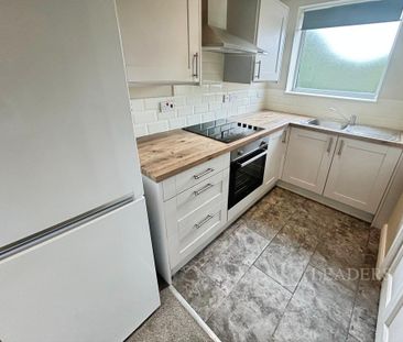 2 bedroom semi-detached house to rent - Photo 4