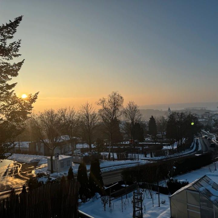 OMA Kompatibel Einfügsam,TOP Rente, SUCHT schöne Wohnung in Hünfeld bis 1000,- warm. - Photo 1