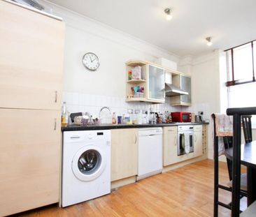 3 bedroom flat to rent - Photo 6
