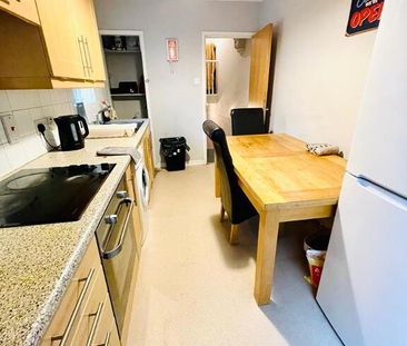 Westminster Street, Room 1, All Bills Included, Belfast, BT7 1LA - Photo 3