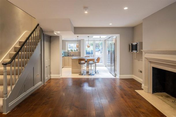 4 bedroom terraced house to rent - Photo 1