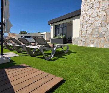 Luxury 4 room Detached House for rent in Alicante, Spain - Photo 4