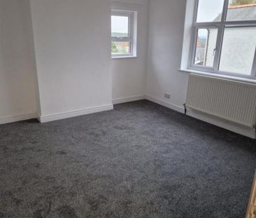 2 bedroom semi-detached house to rent - Photo 3