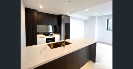 Stunning 28th Floor Apartment with Breathtaking Views - Photo 4