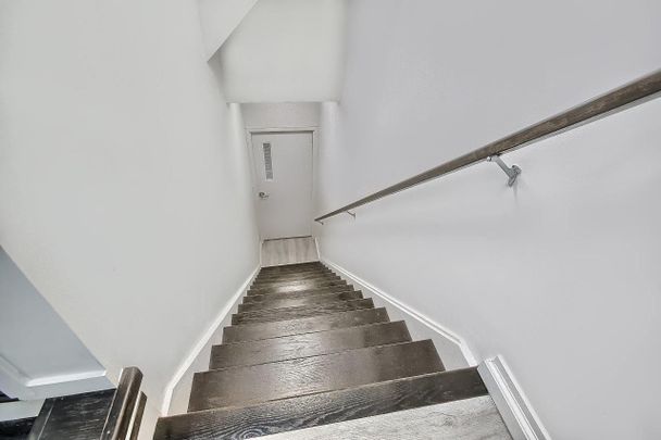 For Lease - 415 Dundas Street Unit# Second Floor, Toronto, Ontario - Photo 1