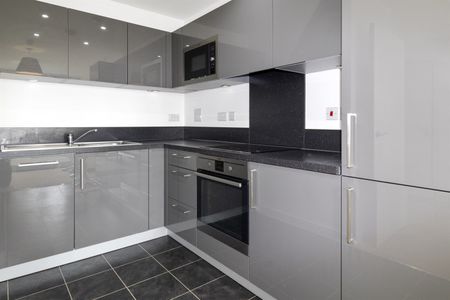 Apartment to Rent: Waterside Heights, Booth Road, E16 - Photo 4