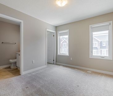 For Lease - 146 Stork Street, Oakville, Ontario - Photo 4
