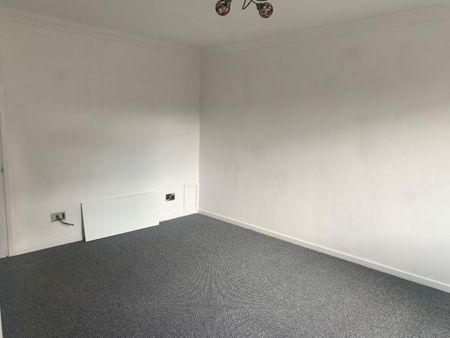 3 bedroom House To Let - Photo 2