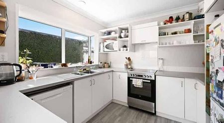 Centrally Located Three Bedroom - Photo 2