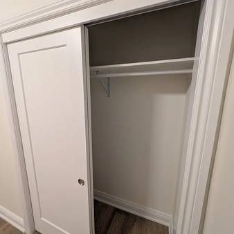 Main floor apartment available in an elegant duplex in Old Ottawa East - Photo 3