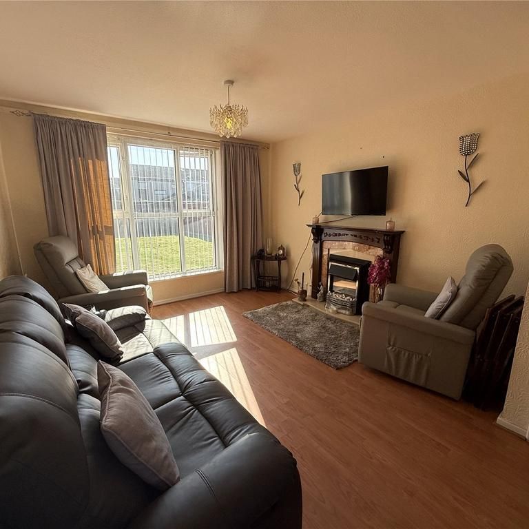 3 bedroom end of terrace house to rent - Photo 1