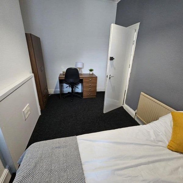 2 bedroom house share to rent - Photo 1