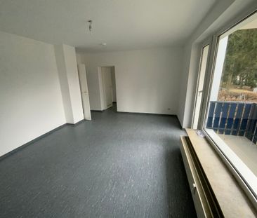 Helle 3-Zimmer Erdgeschosswohnung mit Balkon zu vermieten - Foto 2