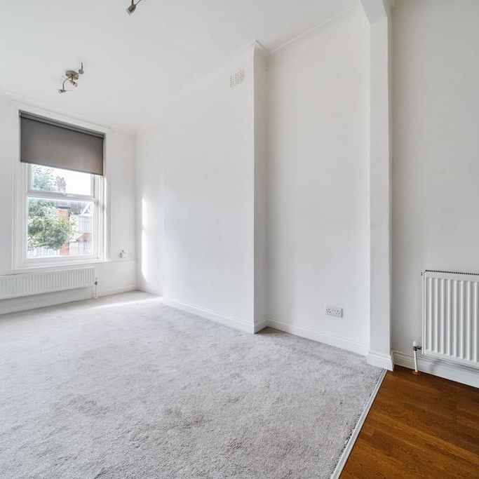 1 bedroom flat to rent - Photo 1