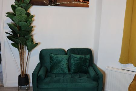 2 Bed Flat, Minster Road, NW2 - Photo 3