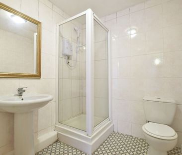 2 bedroom property to rent Apartment 6, Fitzwilliam Court, 19-21 An... - Photo 2