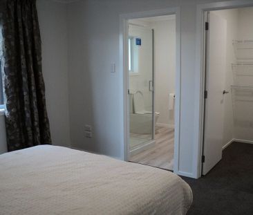 Modern 3BR Home in Saint Leonards! - Photo 2