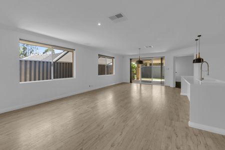 Large 4 x 3 Family Home in Shoalwater - Photo 2