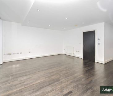 2 bedroom penthouse to rent - Photo 3