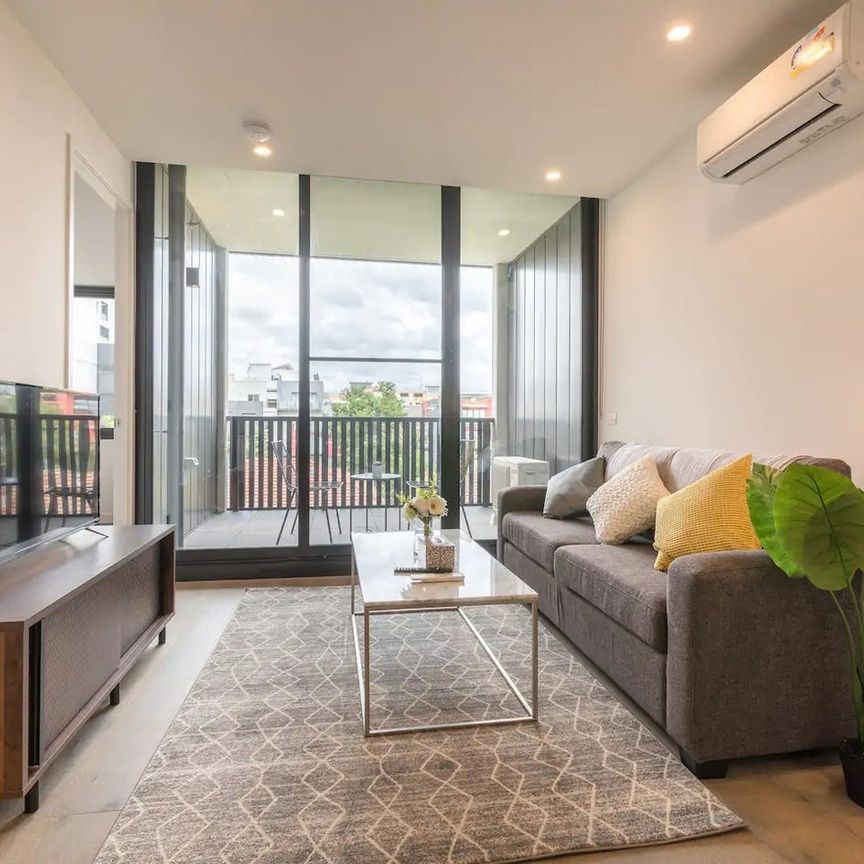 Elegantly Furnished Two-Bedroom Apartment in the Heart of Box Hill - Photo 1