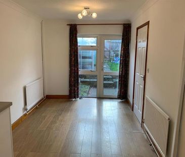 3 bedroom end of terrace house to rent - Photo 5