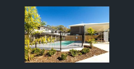 Resort Living, Pool + BBQ area + Ducted Air Conditioning - Photo 3