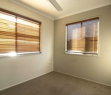 High Set Home in Andergrove&excl; - Photo 2