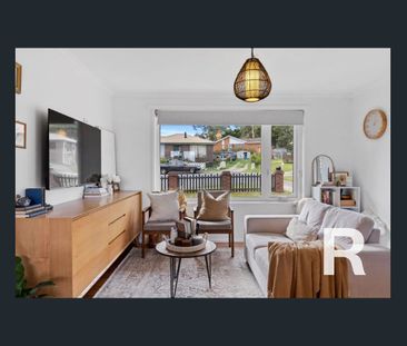 Beautifully Renovated 2-Bedroom Home in Clarendon Vale - Photo 4