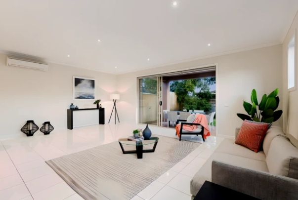 5 Bed, 2 Bath - Photo 1