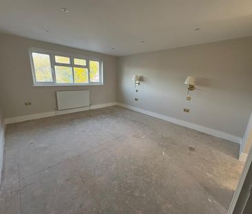 4 bed house to rent in Wych Elms, Park Street, AL2 - Photo 1