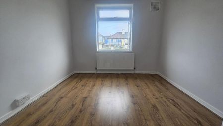 4 bedroom semi-detached house to rent - Photo 3